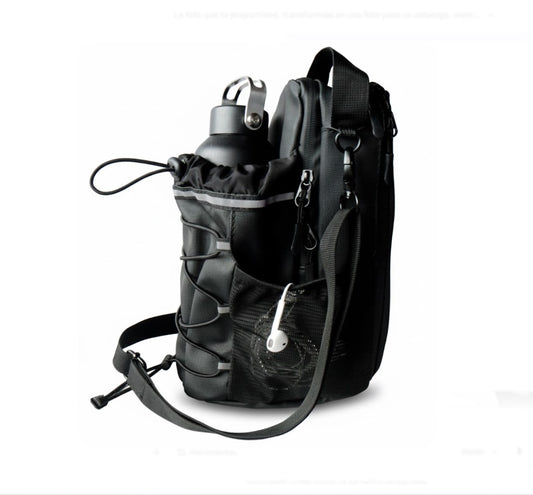 Bolso magnético con compartimento para botella de agua.